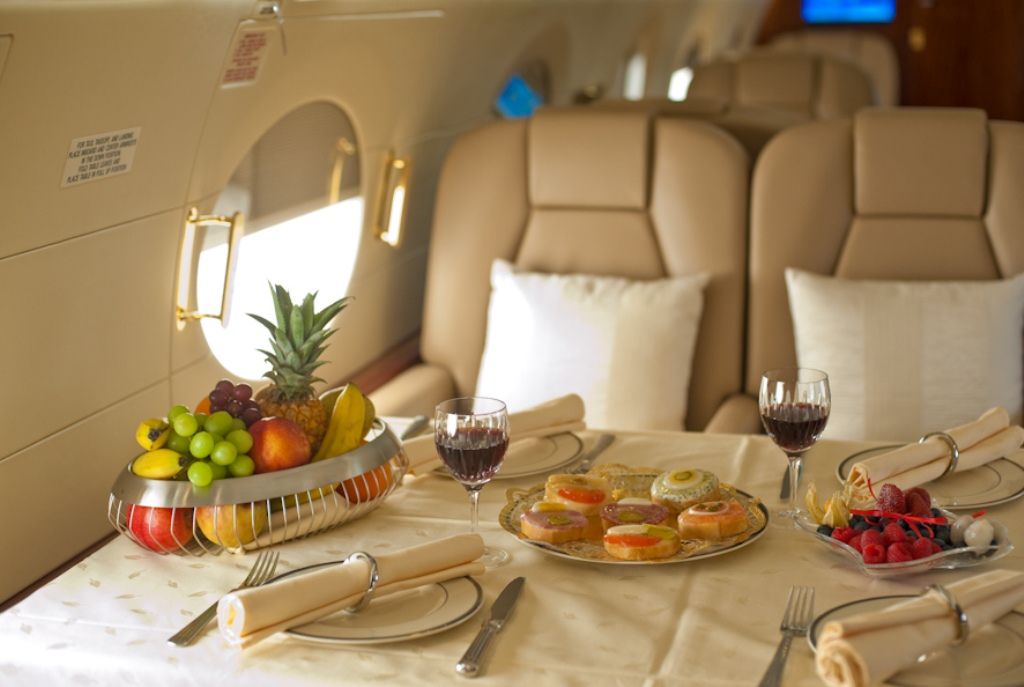Private Jet On-board Catering - AREP Aviation Ltd. - 5