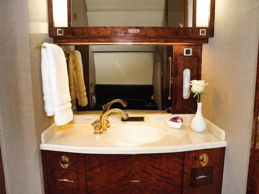 Dassault Falcon 2000LX - AREP Aviation Ltd. - 6