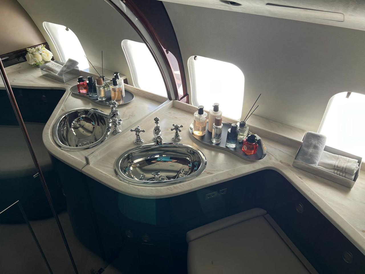 IMG-20241017-WA0042 Bombardier Global XRS - AREP Aviation Ltd. - 5