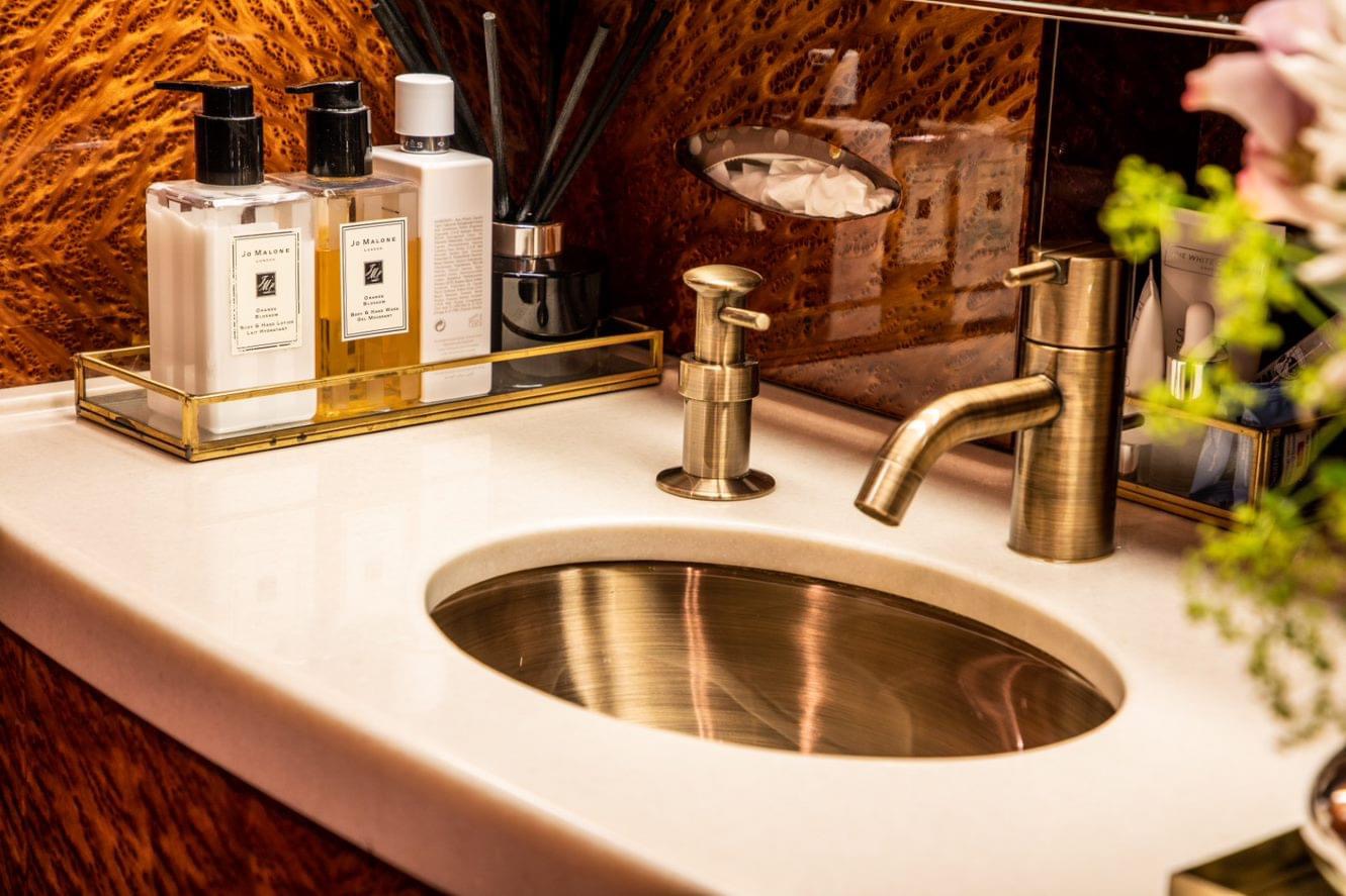 Challenger CL 605 - AREP Aviation Ltd. - 6