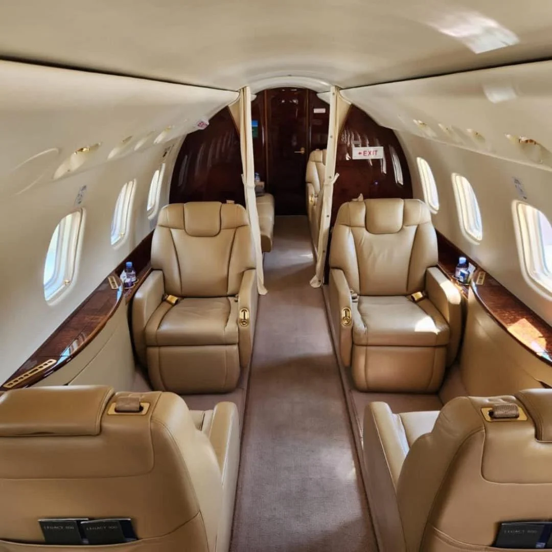 Challenger CL 605 - AREP Aviation Ltd. - 4
