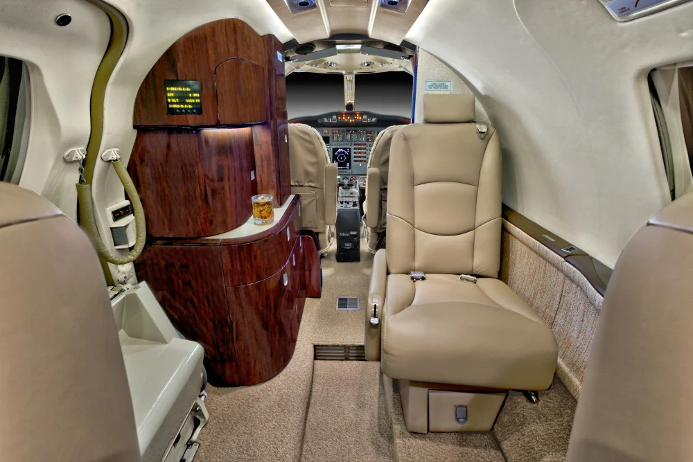 Cessna Citation 550 Bravo - AREP Aviation Ltd. - 6