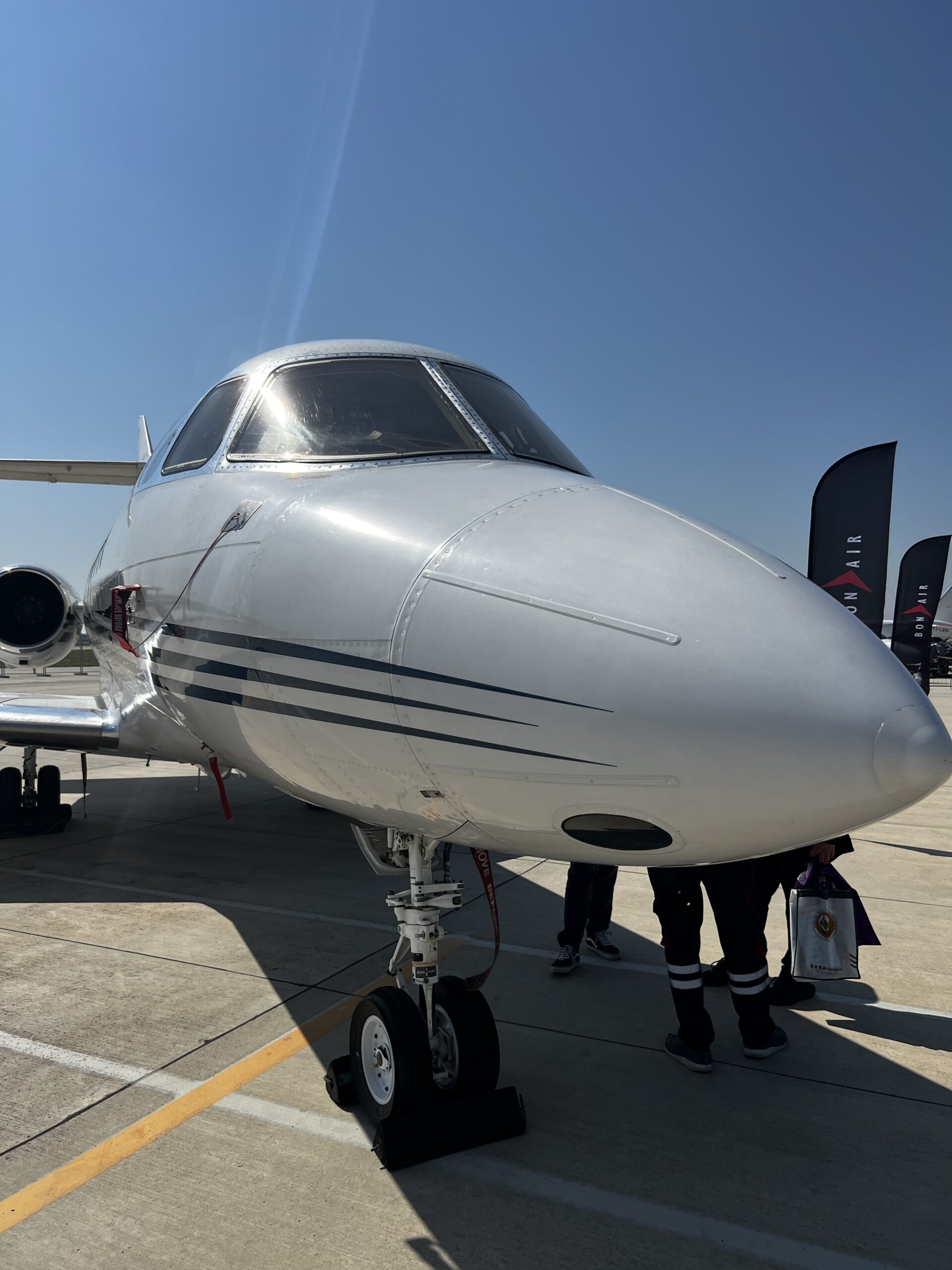 Hawker 850XP - AREP Aviation Ltd. - 9