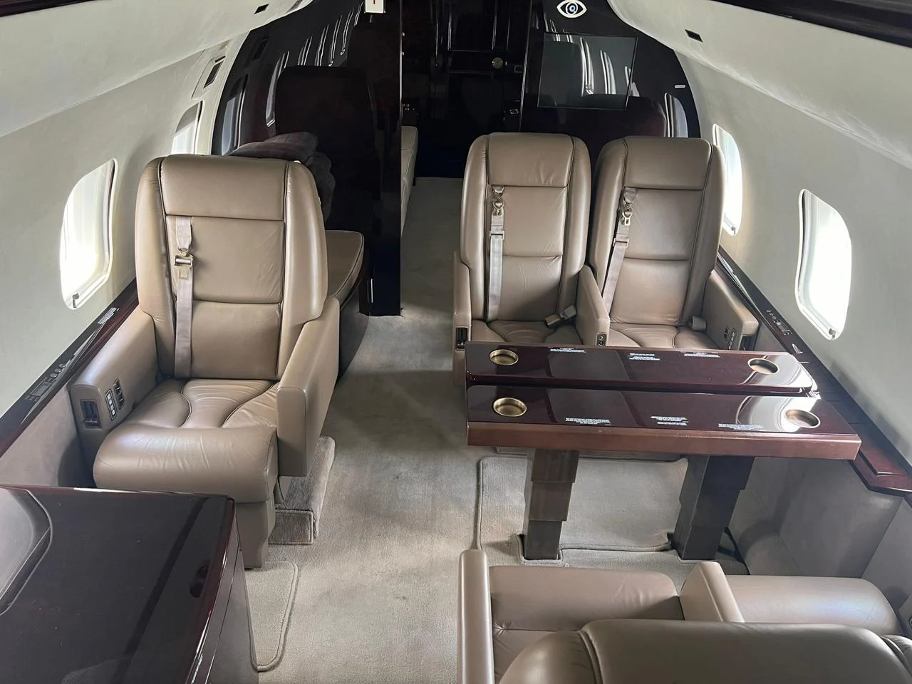 IMG-20241017-WA0048 Bombardier Global XRS - AREP Aviation Ltd. - 6