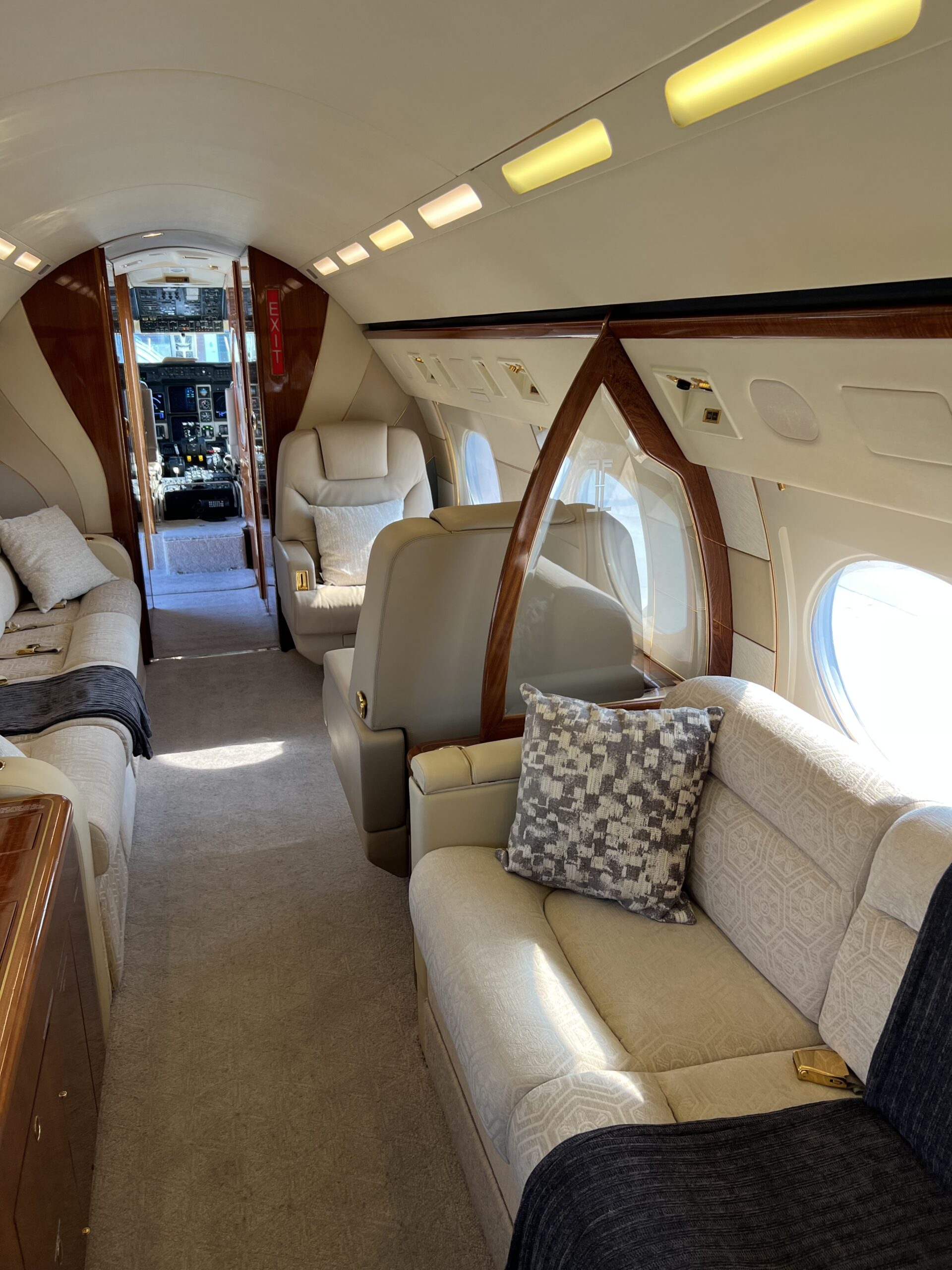 Gulfstream GIV-SP - AREP Aviation Ltd. - 4