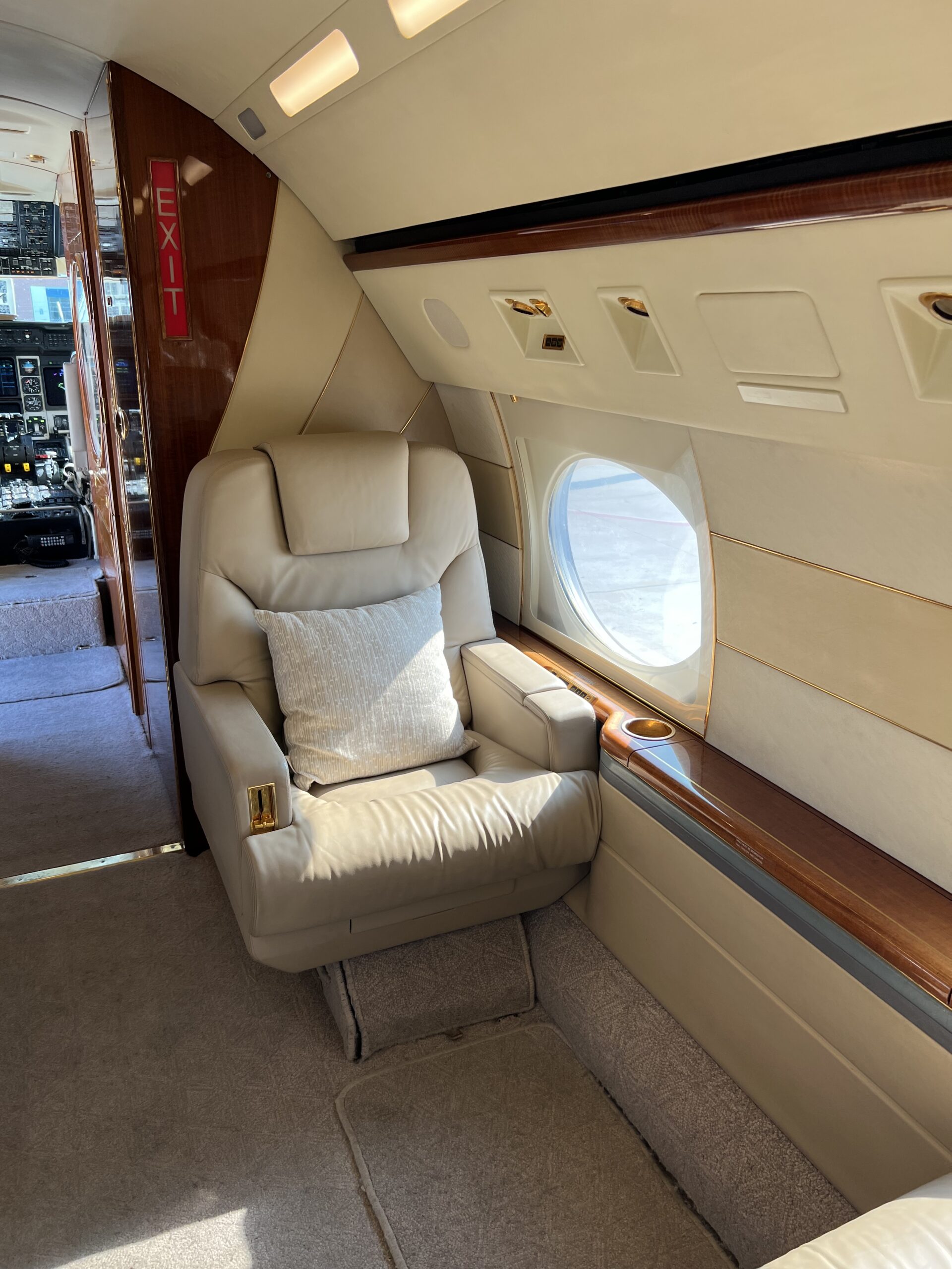 Gulfstream GIV-SP - AREP Aviation Ltd. - 7