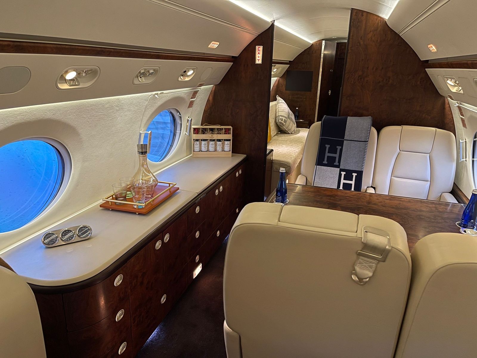 Gulfstream G450 - AREP Aviation Ltd. - 7